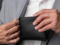 blizgi juoda odine vyriska pinigine vyrams vyrui dovana gimtadienio kaledu tevo dienos proga sunui viakinui teciui seneliui praktiska naudinta dovana su inicialais stilinga italiska 2