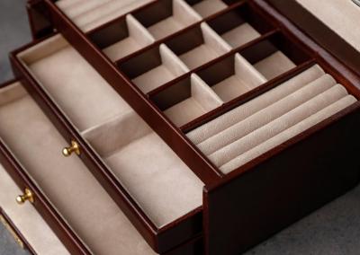 ruda  papuosalu dezute is odos prabangi dezute papuosalams moterims dovana kaledoms gimtadieniui jubiliejaus proga mamai zmonai mociutei